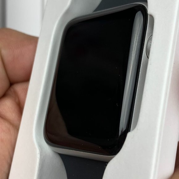 Apple Watch Series 3 42mm - Picture 7 of 11